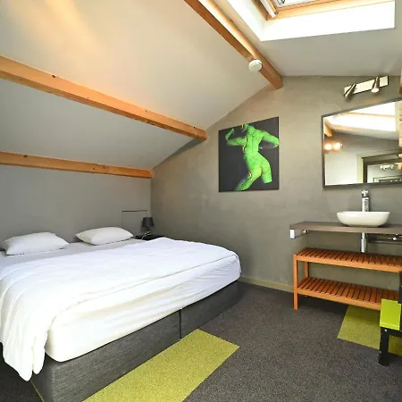 Terrace, Garden, Bbq, Sauna, Jacuzzi!! For A Happy And Rejuvenating Time Vakantiehuis