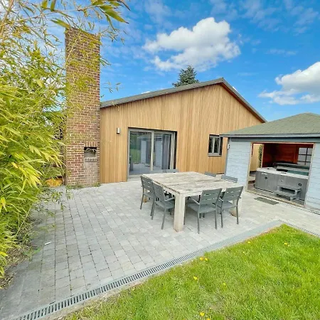 Terrace, Garden, Bbq, Sauna, Jacuzzi!! For A Happy And Rejuvenating Time Vakantiehuis